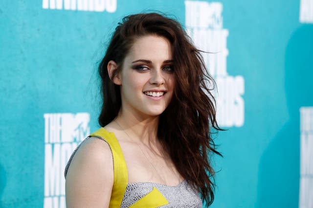 Kristen Stewart confessed falling in a 'momentary indiscretion' and cheats on Pattinson