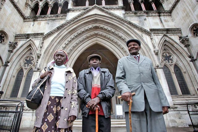 Naomi Nzyula, Paulo Muoka Nzili and Wambuga Wa Nyingi outside the High Court yesterday