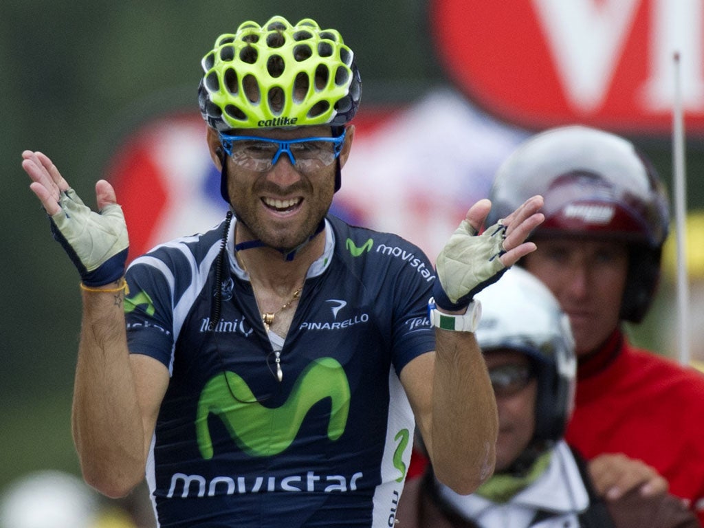 Alejandro Valverde wins stage 17