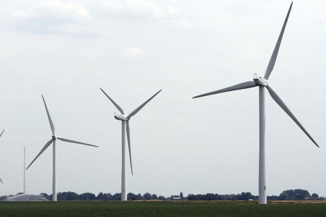 Taxpayers' subsidies for onshore wind farms will fall by 10%