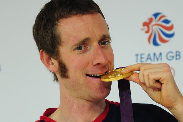 Bradley Wiggins with his gold medal