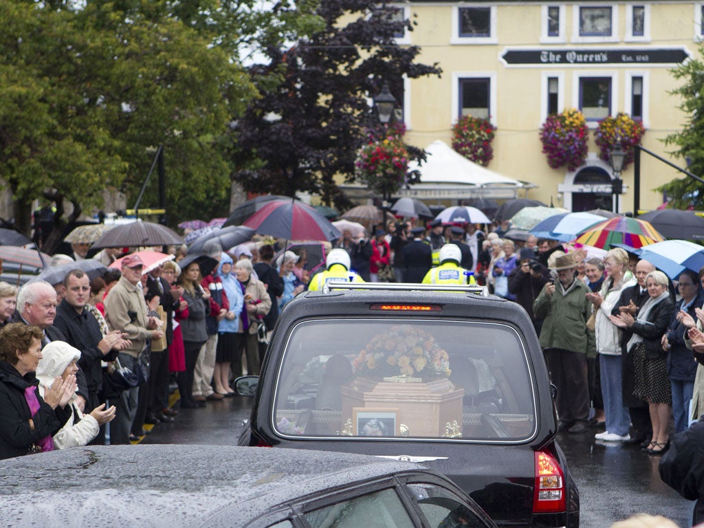 Novelist Maeve Binchy's funeral attracted hundreds of mourners