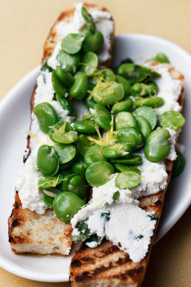 Broad bean, mint and ricotta bruschetta