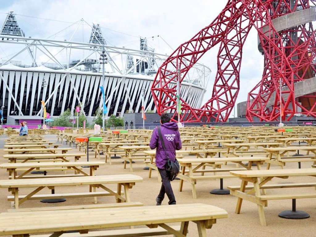 The existing structure of the Olympic Stadium is to be retained, leaving 60,000 seats and the possibility of retractable seats on the track
