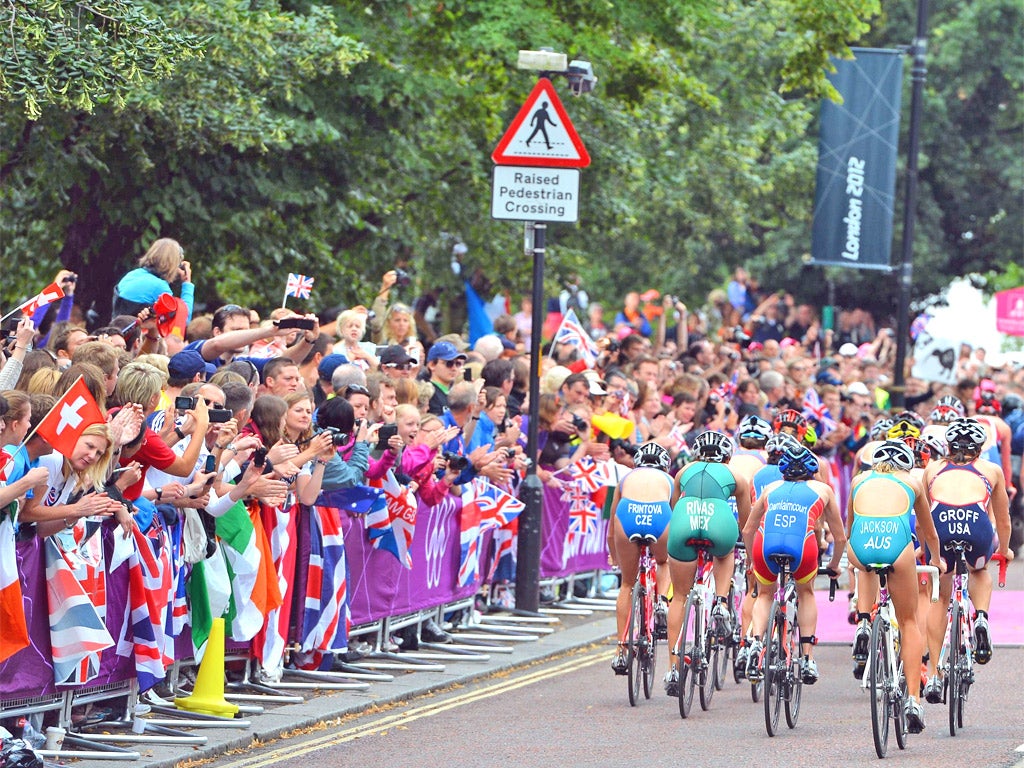 Thousands lined the roads in Hyde Park to soak up the atmosphere at the women’s triathlon
