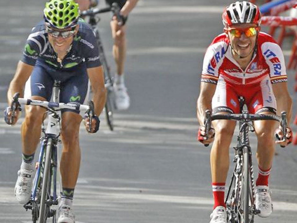 Alejandro Valverde (left) wins the third stage of the Vuelta