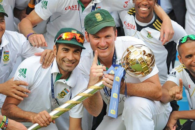 South Africa captain Graeme Smith and teammates with the ICC mace