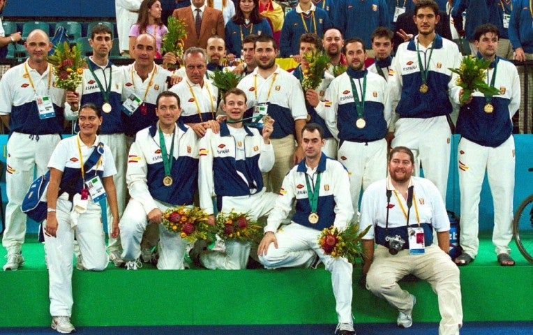 The Spanish Paralympic basketball team with other gold medal winners in Sydney in 2000. The Paralympic committee investigated allegations that the players suffered no handicaps