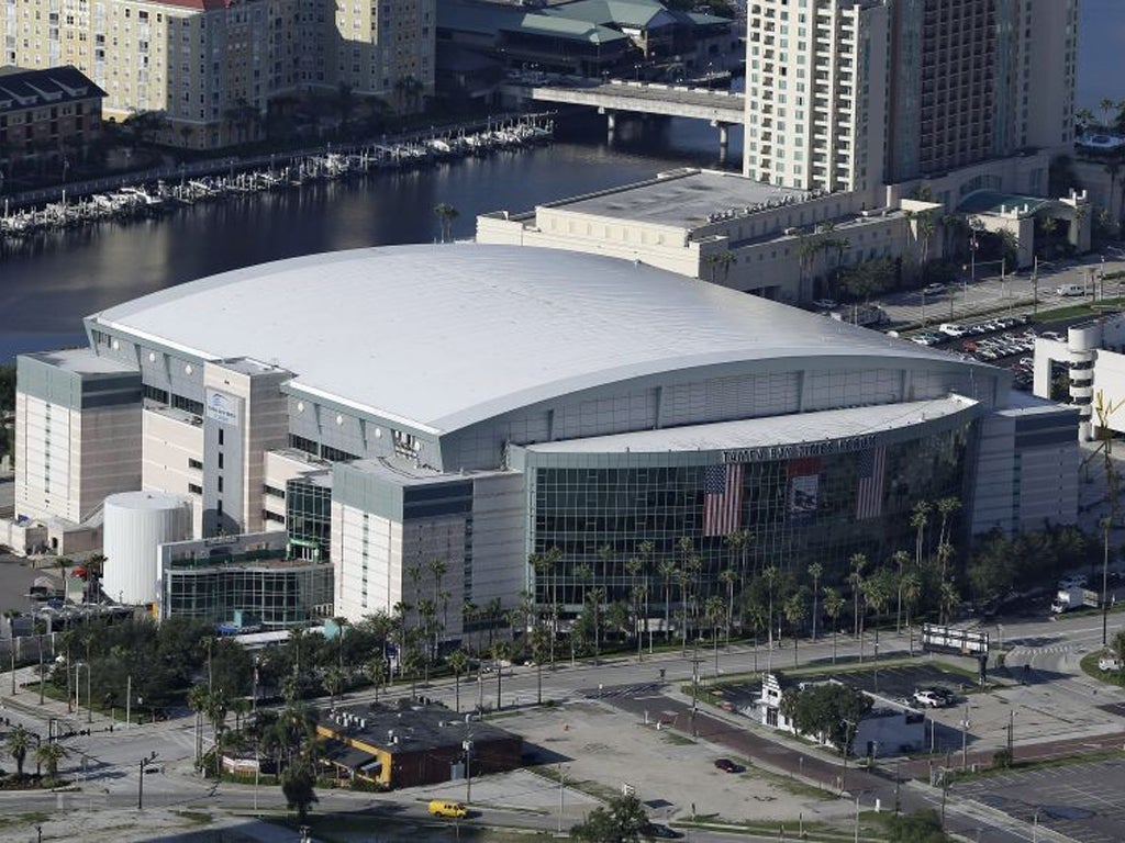 The incident happened today in the Tampa Bay Times Forum where delegates officially nominated Mitt Romney as the Republican candidate to face President Barack Obama in the 6 November election