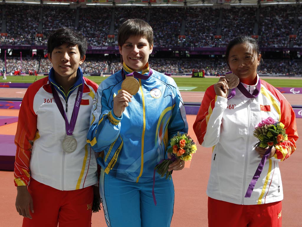 Mariia Pomazan with the gold medal at the original ceremony