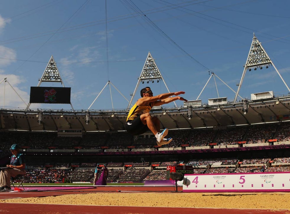 Athletics: Silence in the Olympic Stadium as Ukraine's ...