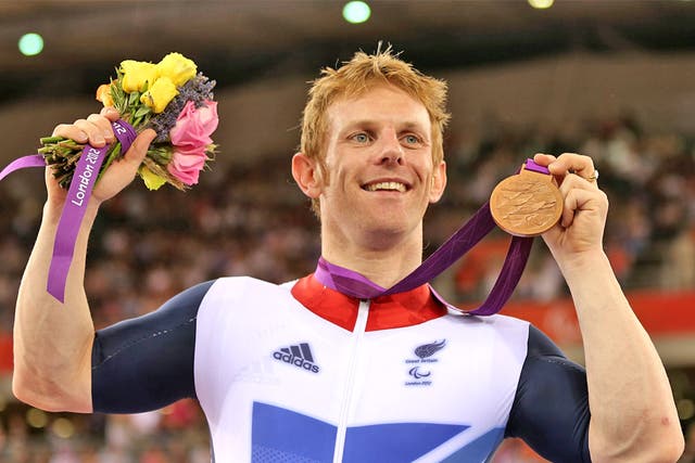 Cyclist Jody Cundy receives his individual pursuit bronze