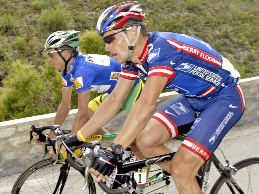 US Postal Service team-mates Tyler Hamilton and Lance Armstrong (right)