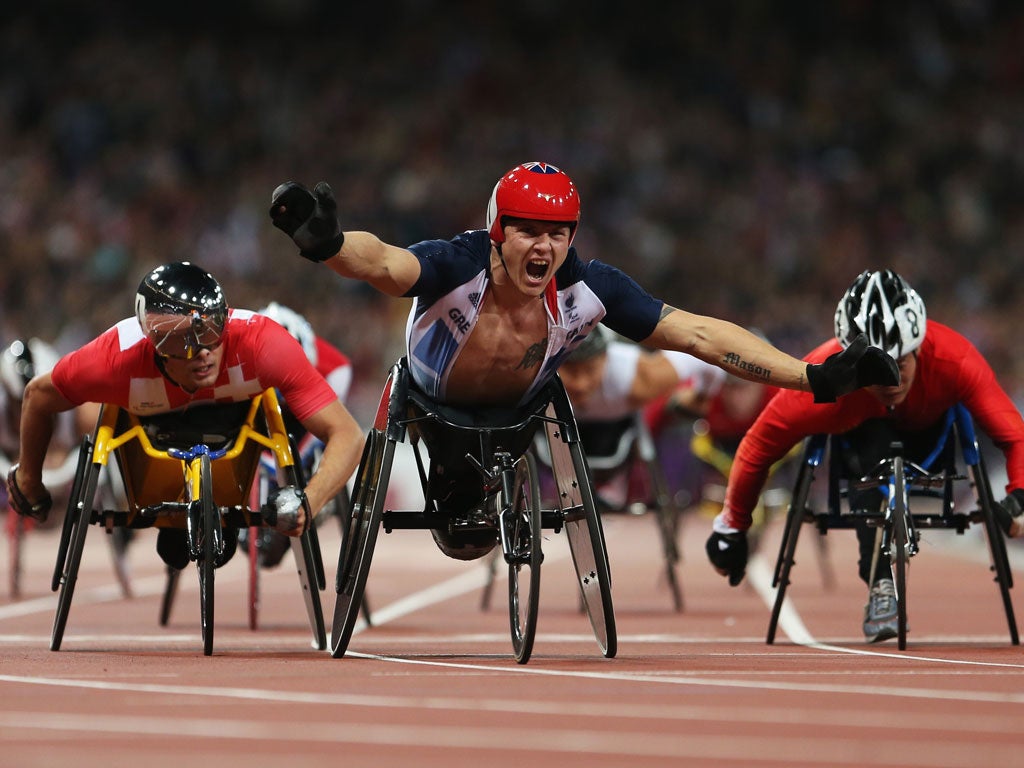 David Weir wins gold in the 800m T54 final