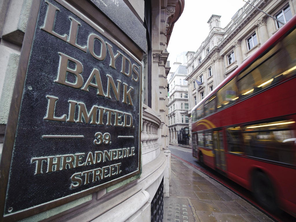 High street banks. Улица банков в Лондоне. British Banks. Bank Street. London City Banker.