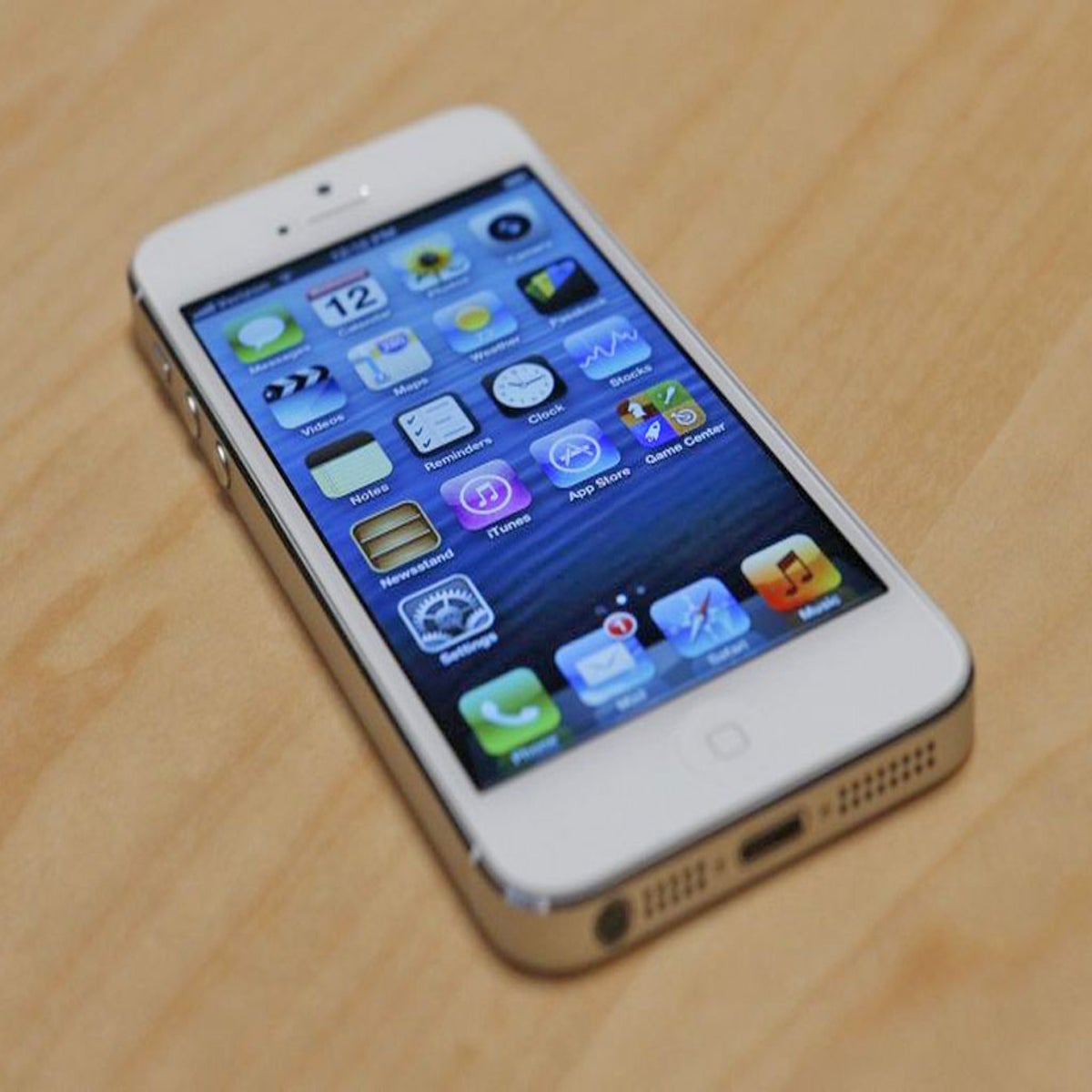 Apple announces price and release date of iPhone 5S and 5C in the UK, The  Independent