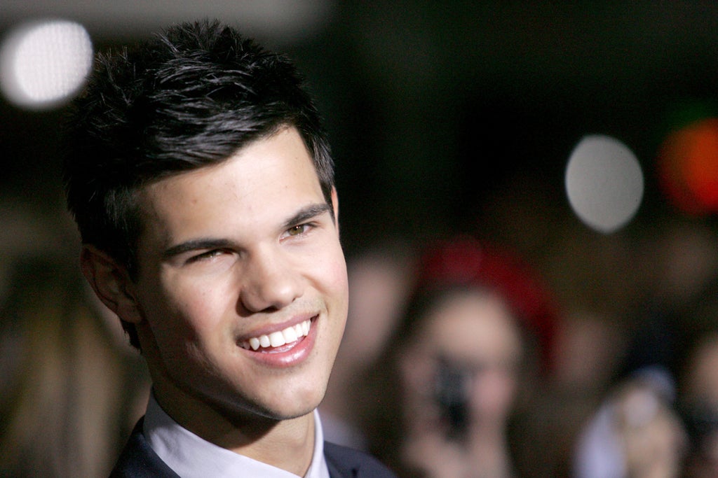 Taylor Lautner at the 'The Twilight Saga: New Moon' Film Premiere, Los Angeles, America, 16 Nov 2009