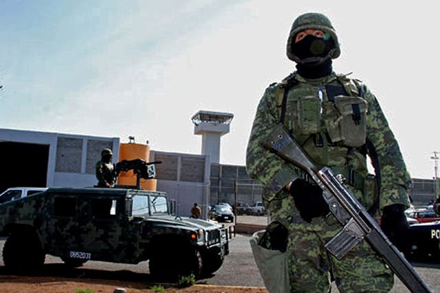 Soldiers outside the prison in Coahuila
