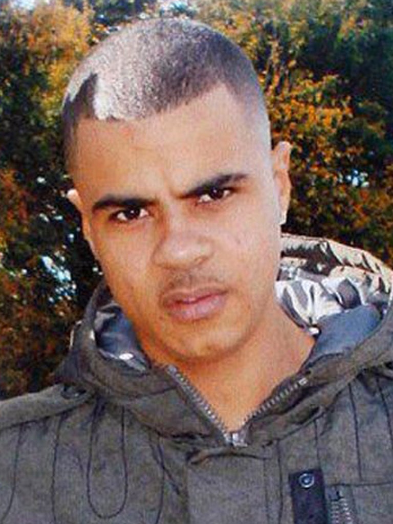 Family seeks answers over Mark Duggan's death as an inquest opens on 16 Septembe