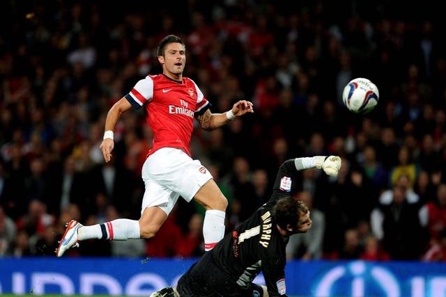 Olivier Giroud scores his first goal for Arsenal