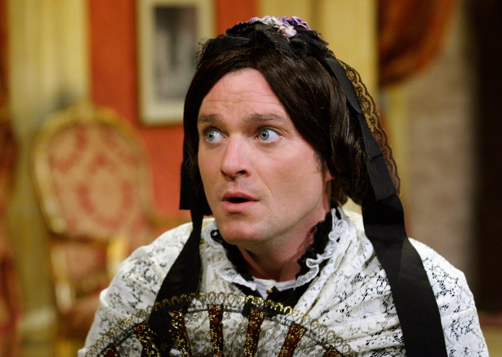 Charley's Aunt: Mathew Horne dons a wig