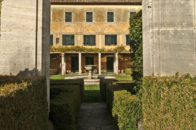 Singing sentences: Villa La Foce in Tuscany, Italy