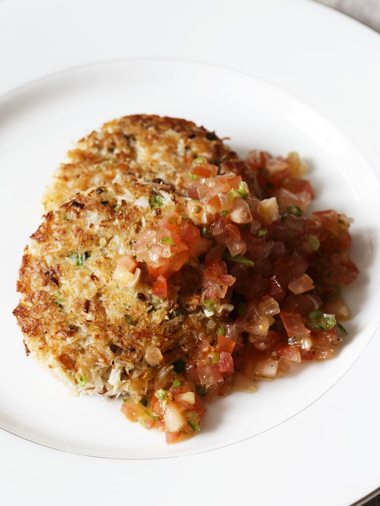 Crab cakes with tomato salsa