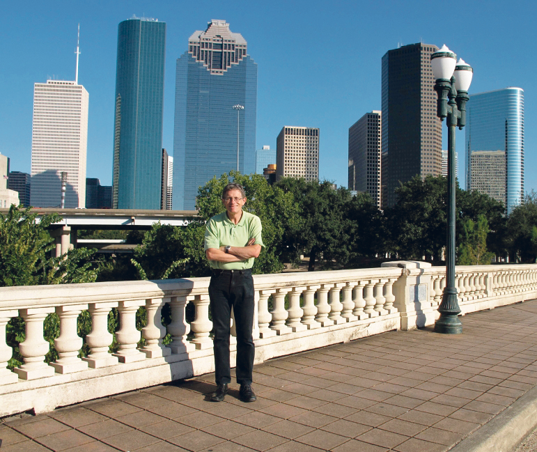 2012: no problem for Simon here as he checks out Houston