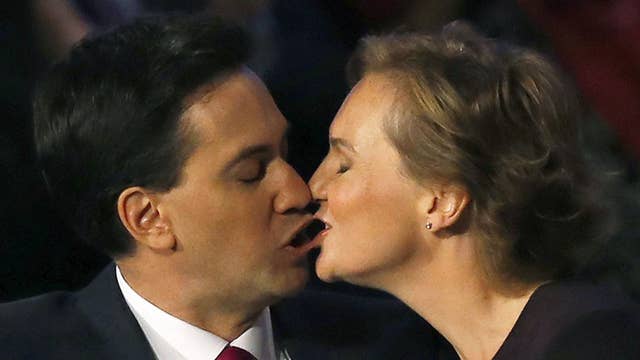 K I S S I N G The Art Of The Conference Smooch The Independent The Independent