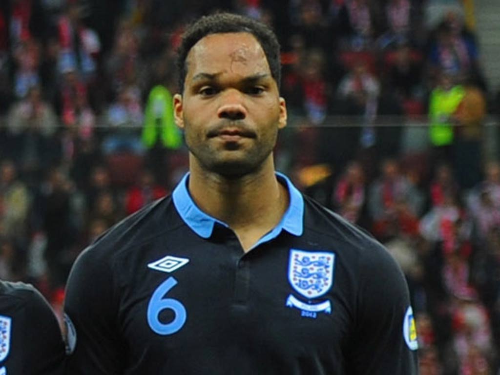 JOLEON LESCOTT Other than one dangerous mis-step just before the break, he stood up well to the threat of Lewandowski. 6/10