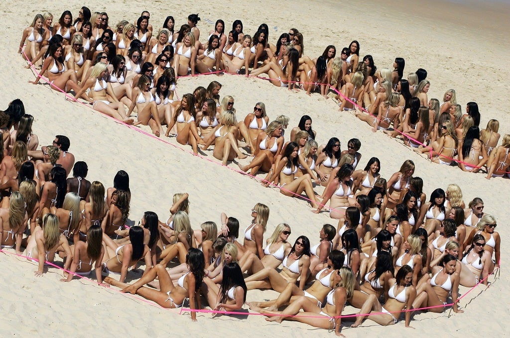 Some 1010 woman attend a world record attempt for the biggest swimsuit photo shoot at Bondi Beach on September 26, 2007 in Sydney