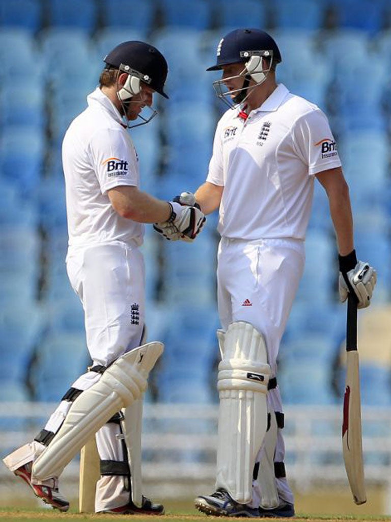 Bairstow (right) and Morgan shared a stand of 158