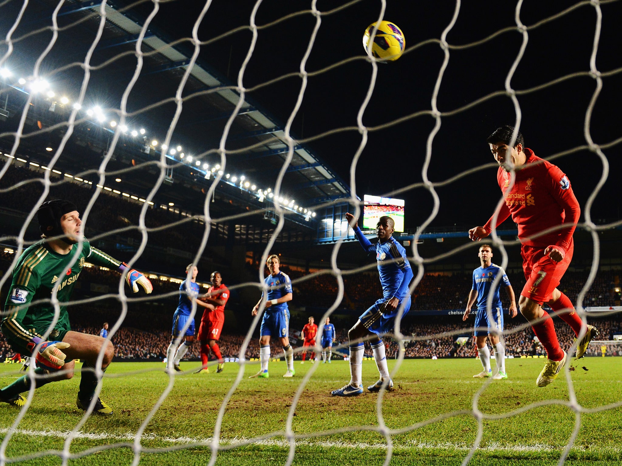Luis Suarez nods in Liverpool's equaliser