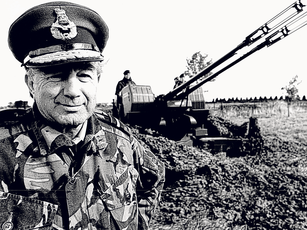 Hunt with a Falklands gun in 1988; he had been made a freeman of Port Stanley in 1985