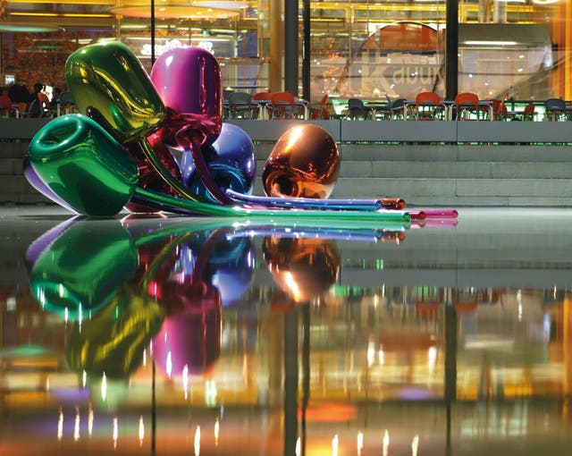 Lot 38
Jeff Koons (b. 1955) 
Tulips 
mirror-polished stainless steel with transparent color coating 
80 x 180 x 205 in. (203.2 x 457.2 x 520.7 cm.) 
Executed in 1995-2004. This work is one of five unique versions.
Estimate On Request
Price realized: $33,682,500