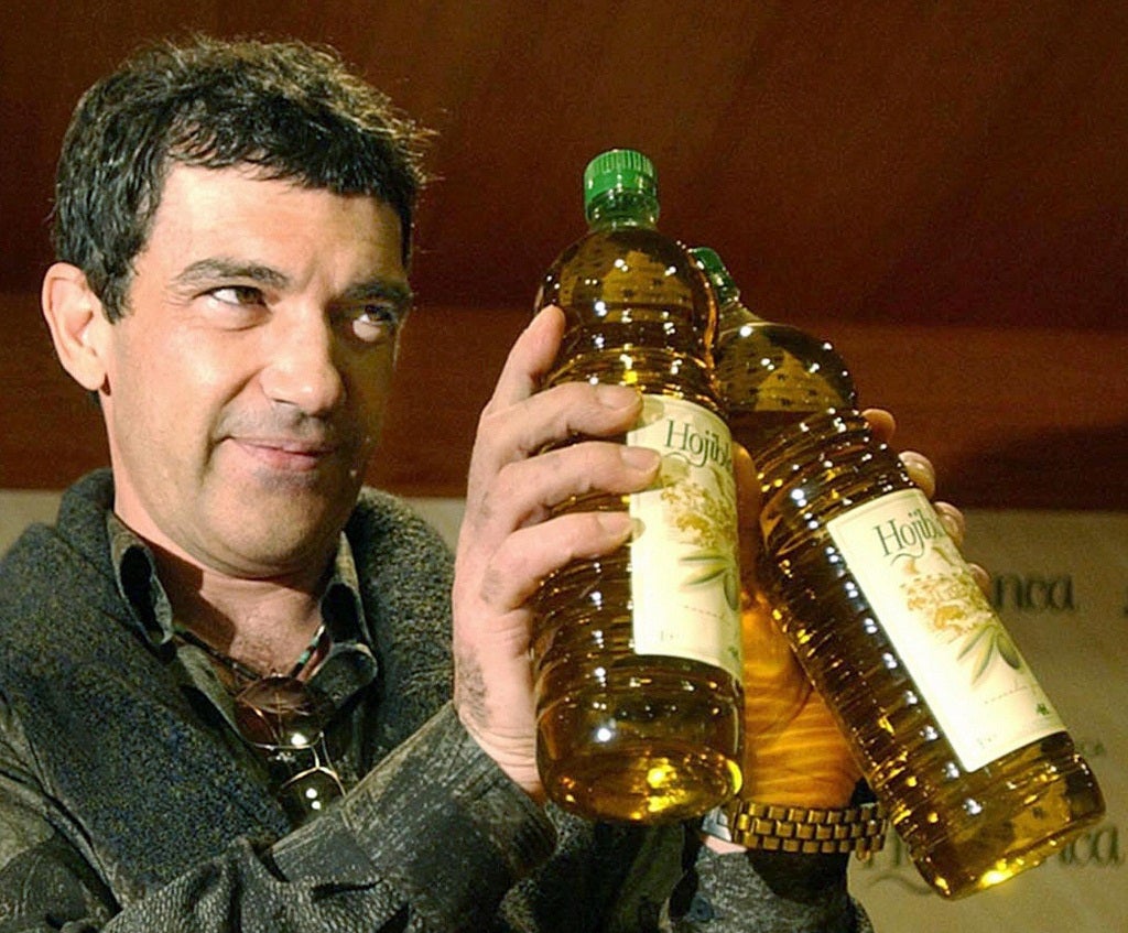 Antonio Banderas promotes his olive oil Hojiblanca during a press conference in Antequera Malaga 29 October 2003.