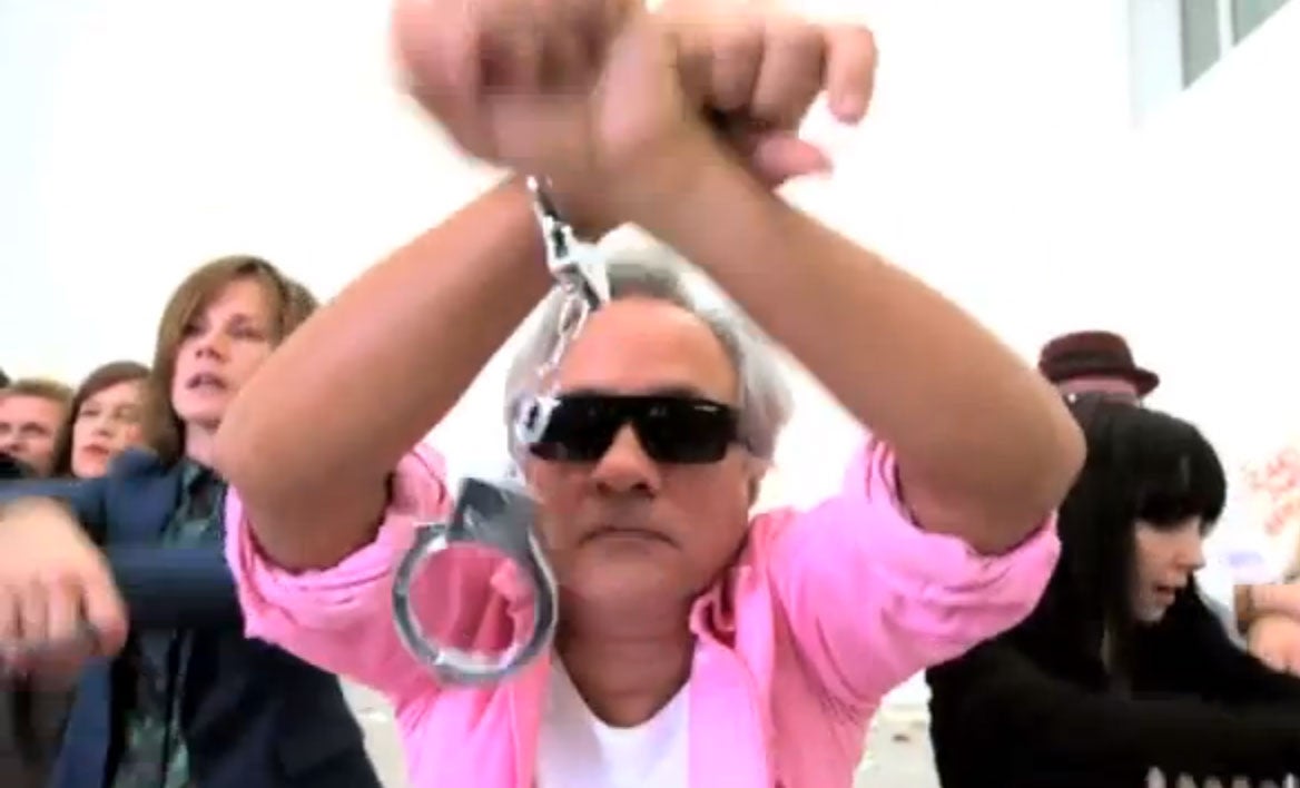 Anish Kapoor goes Gangnam Style