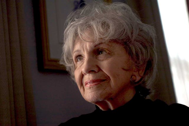 Quiet surfaces and internal chaos: Alice Munro