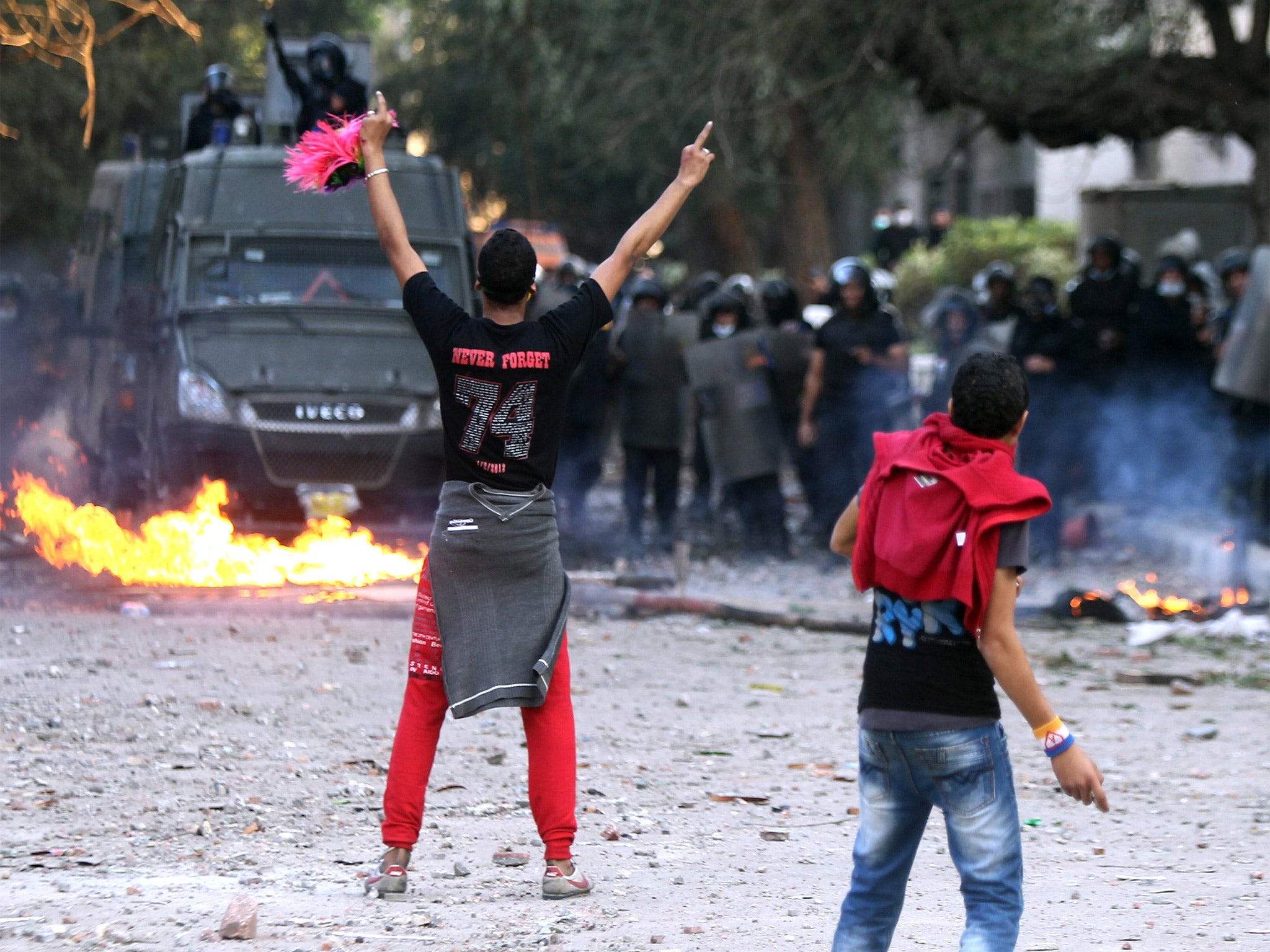 Egyptian police fired tear gas against protesters in Tahrir Square yesterday