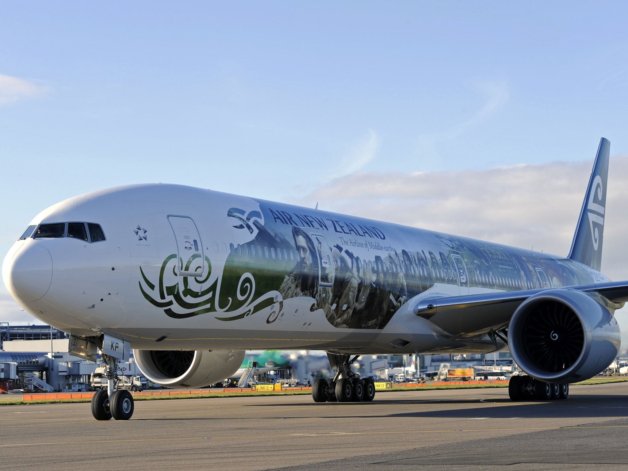 Air New Zealand carried stars of 'The Hobbit' to the New Zealand premiere in a special Lord of the Rings branded plane.