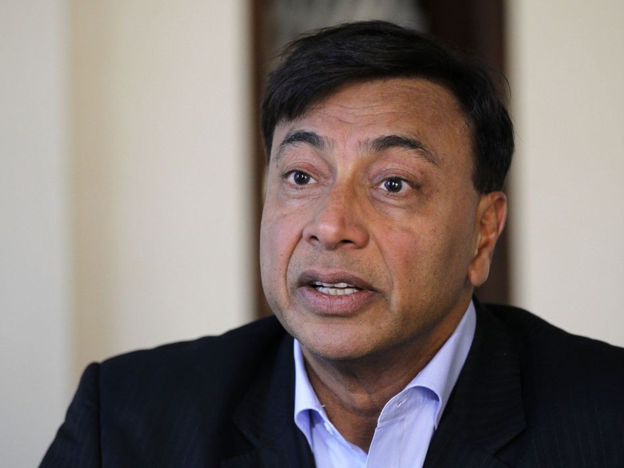Lakshmi Mittal had until midnight to sell a steel plant at Florange in Lorraine, at which point Paris had threatened to nationalise it
