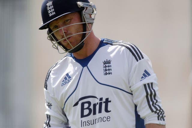 Ian Bell made just 10 in 25 balls as he struggled to get going