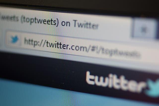 A suspect used Twitter to stream police negotiations
