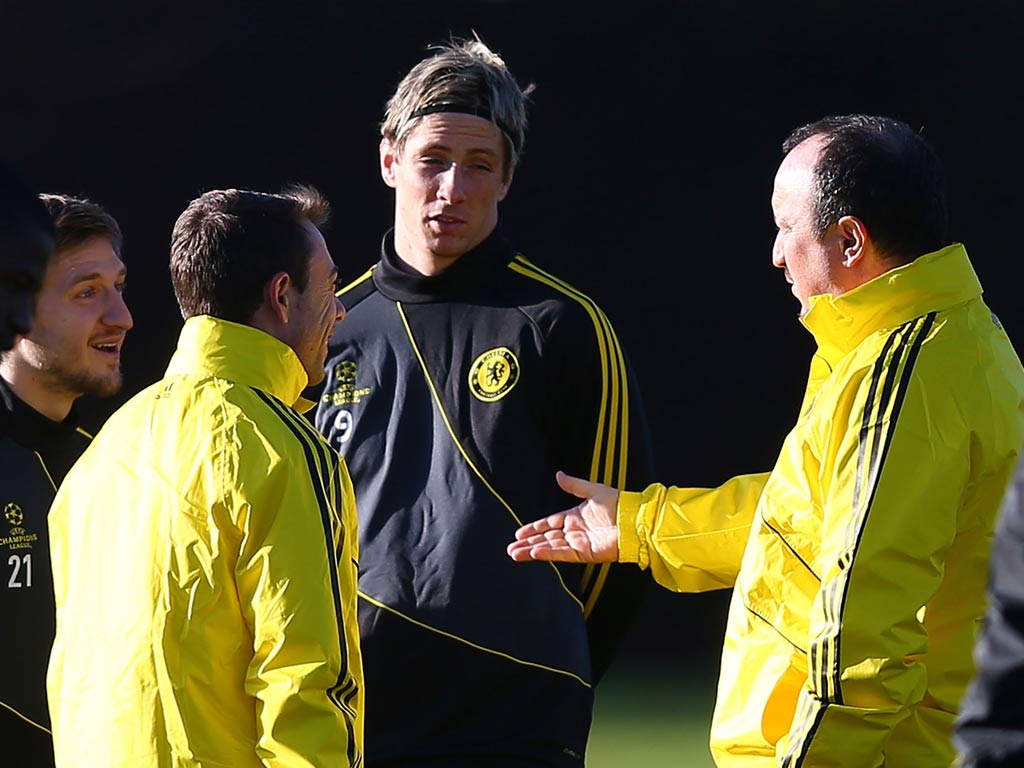 Fernando Torres talks with Rafael Benitez