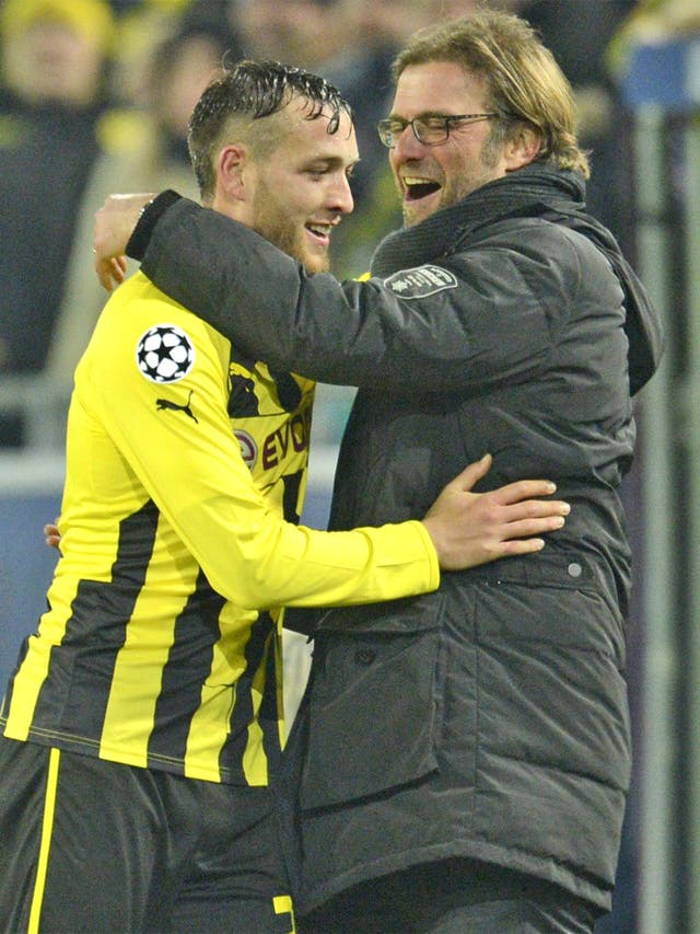 Jürgen Klopp congratulates his goalscorer Julian Schieber