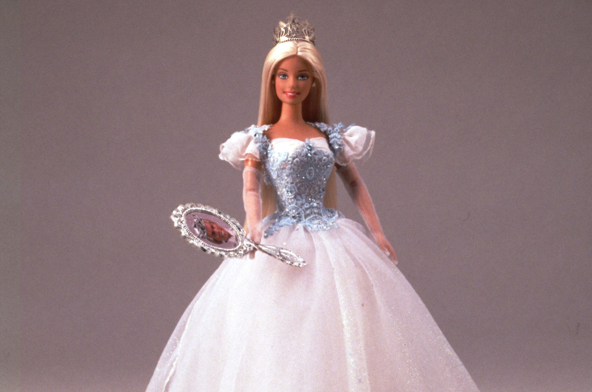 Princess Bride Barbie is a fairytale princess. Once she raises her magical mirror to see Prince Ken, music plays, telling her and girls she has found her true love.