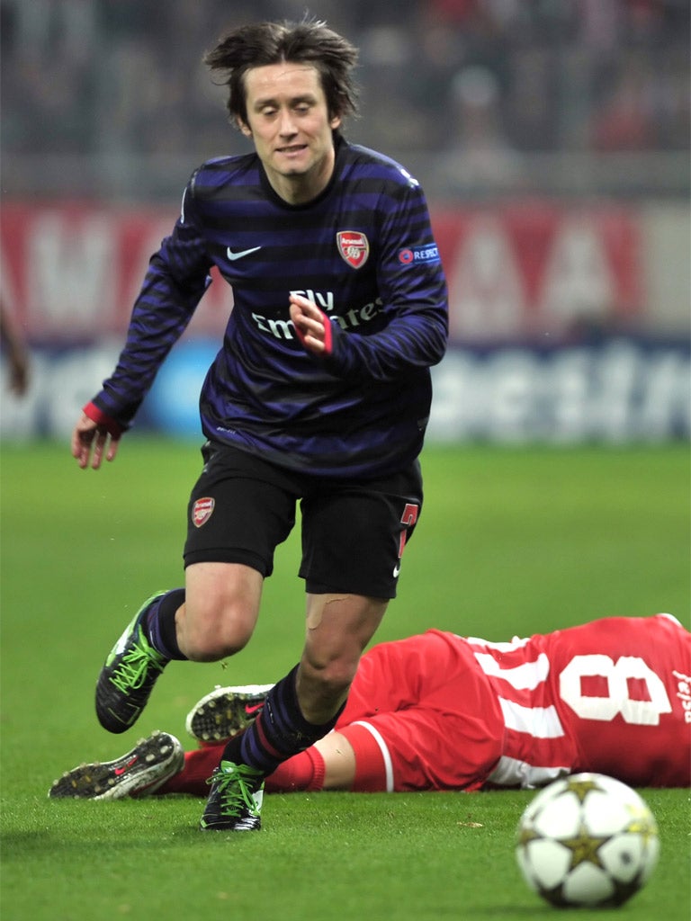 Rosicky scored the opening goal in Piraeus on Tuesday night