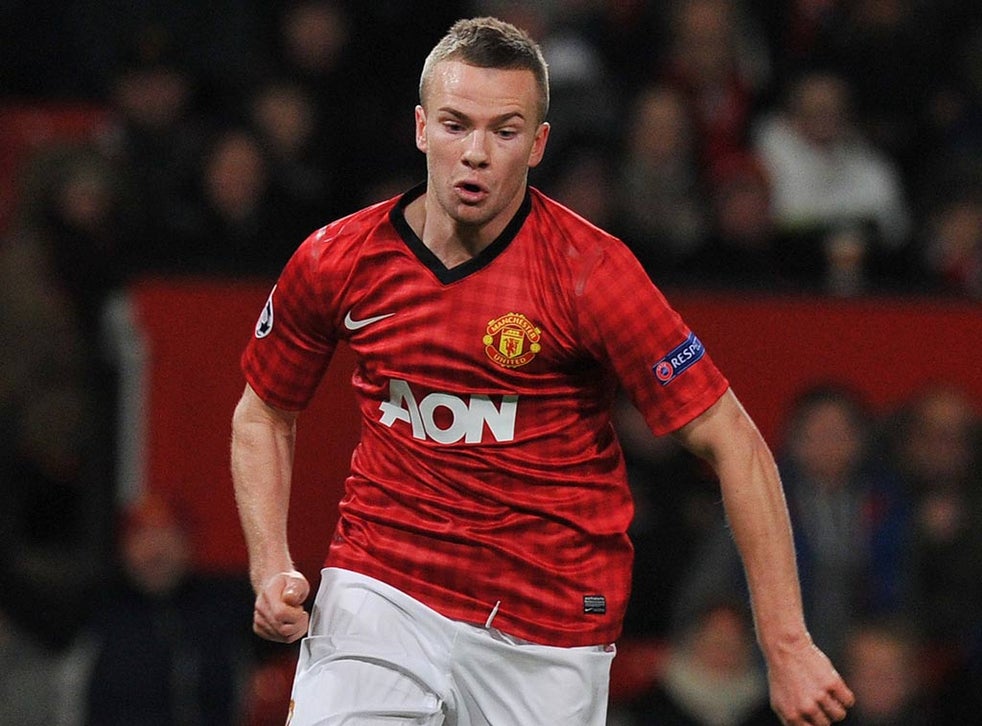 Manchester United midfielder Tom Cleverley likely to miss derby against ...