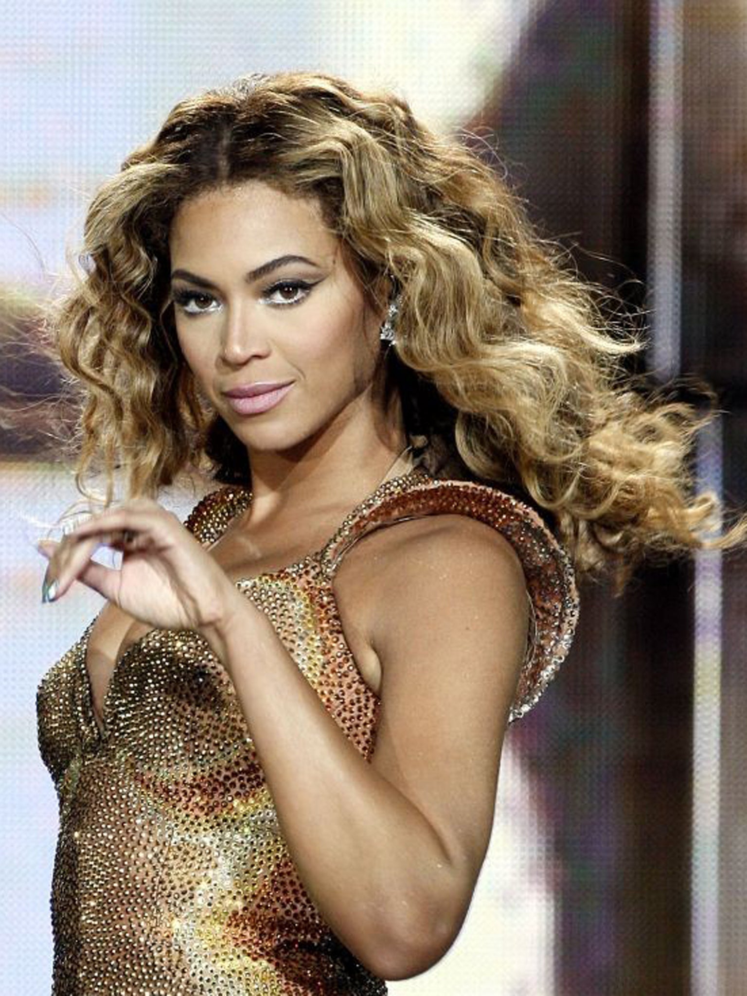 Beyonce - Crazy In Love  Beyonce crazy in love, Beyonce outfits, Fashion