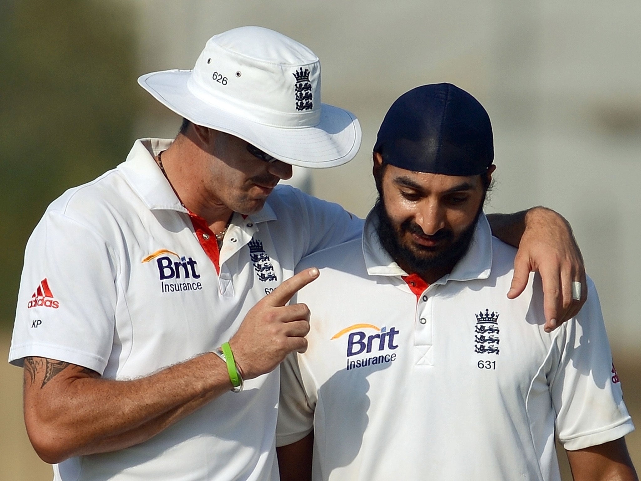 Kevin Pietersen and Monty Panesar - photo not from current game due to licensing issues